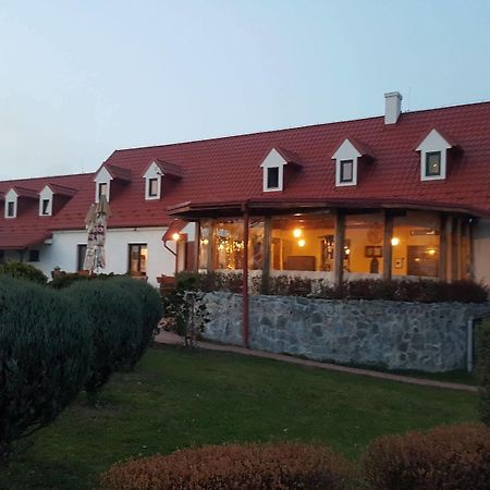 Hotel Carpatia Братислава Екстериор снимка