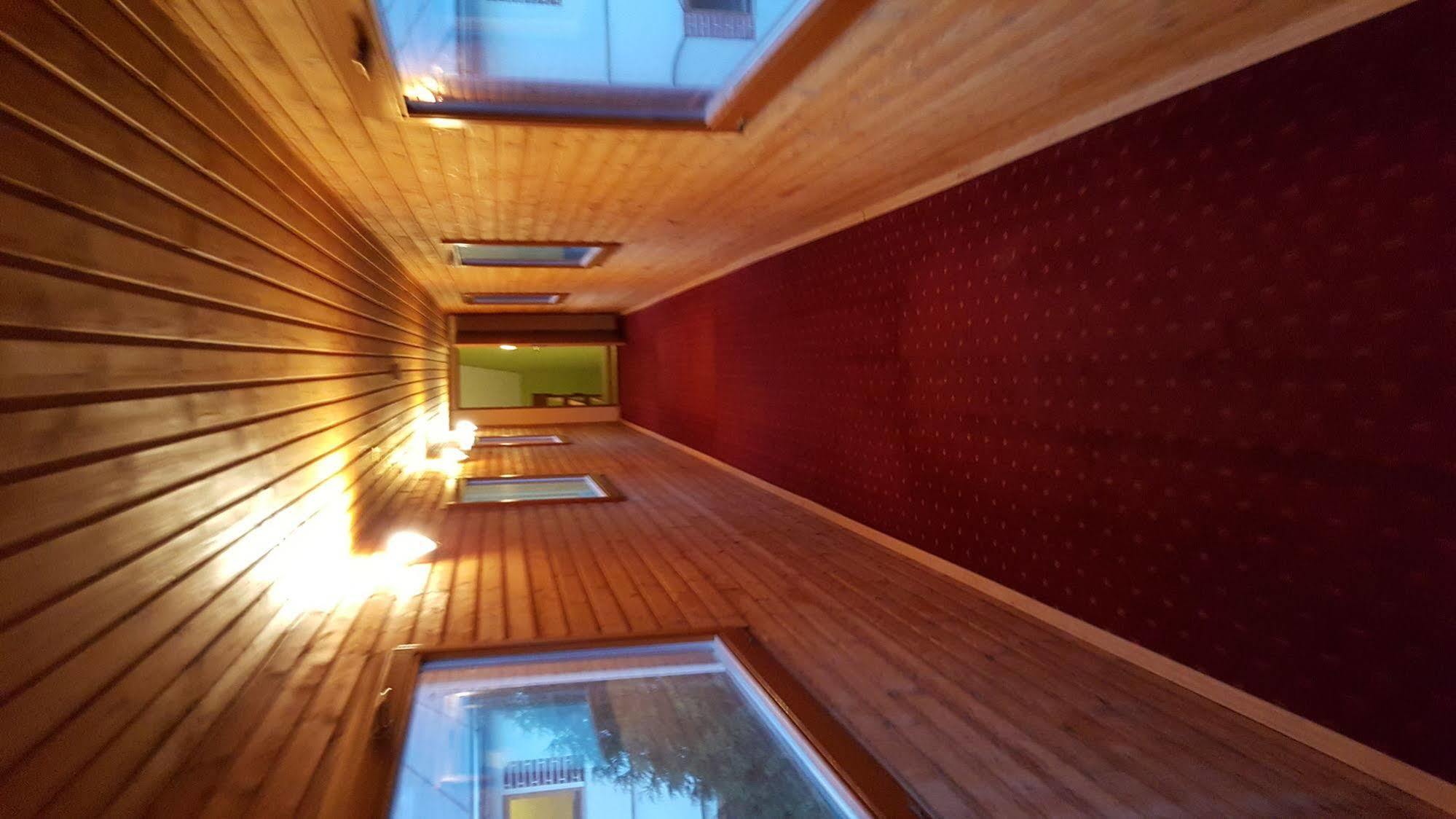 Hotel Carpatia Братислава Екстериор снимка